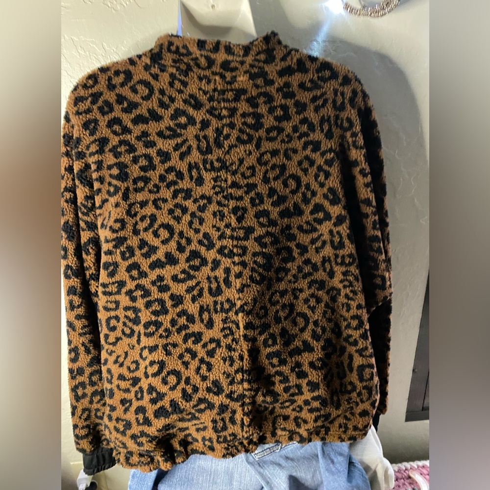 NWT KORAL MONTANA SHERPA FAUX FUR BOMBER JACKET CHEETAH BLACK AND BROWN - Picture 11 of 15